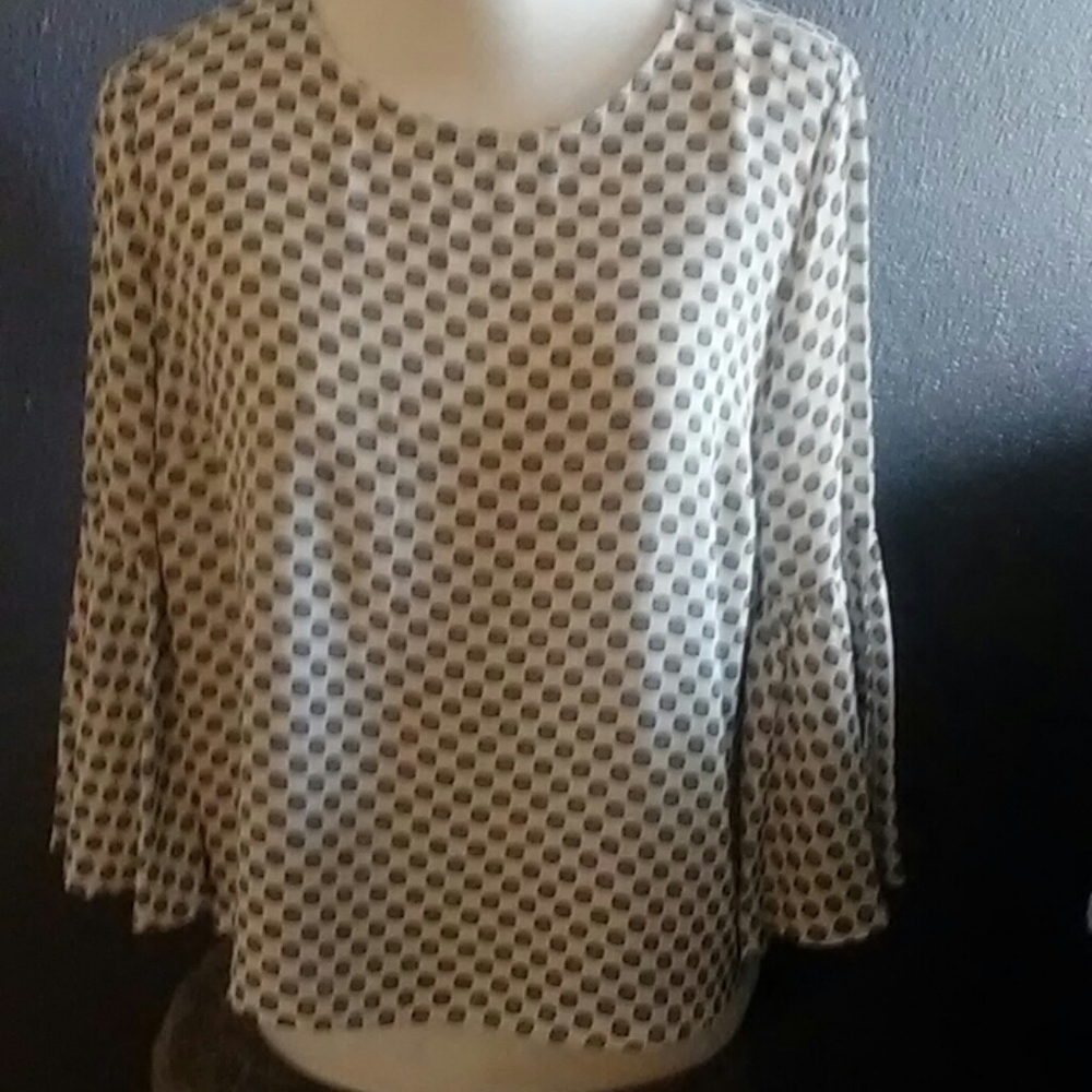 NWT Vince Cumuto bell sleeve top